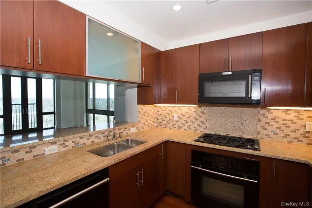 $565,000 | 175 Huguenot Street, Unit 1801, New Rochelle, NY 10801