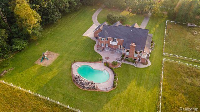 10390 Reese Road Clarkston, MI 48348 - Photo 2 of 28