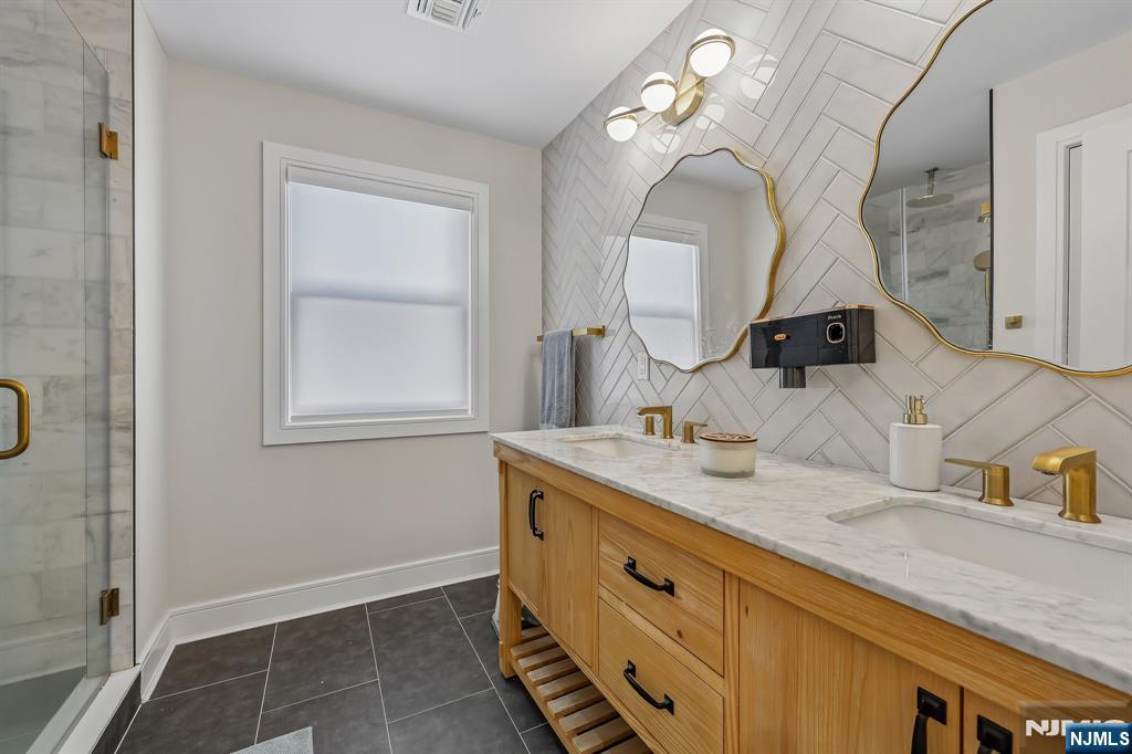 676 Ridgewood Avenue Oradell, NJ 07649 - Photo 30 of 50