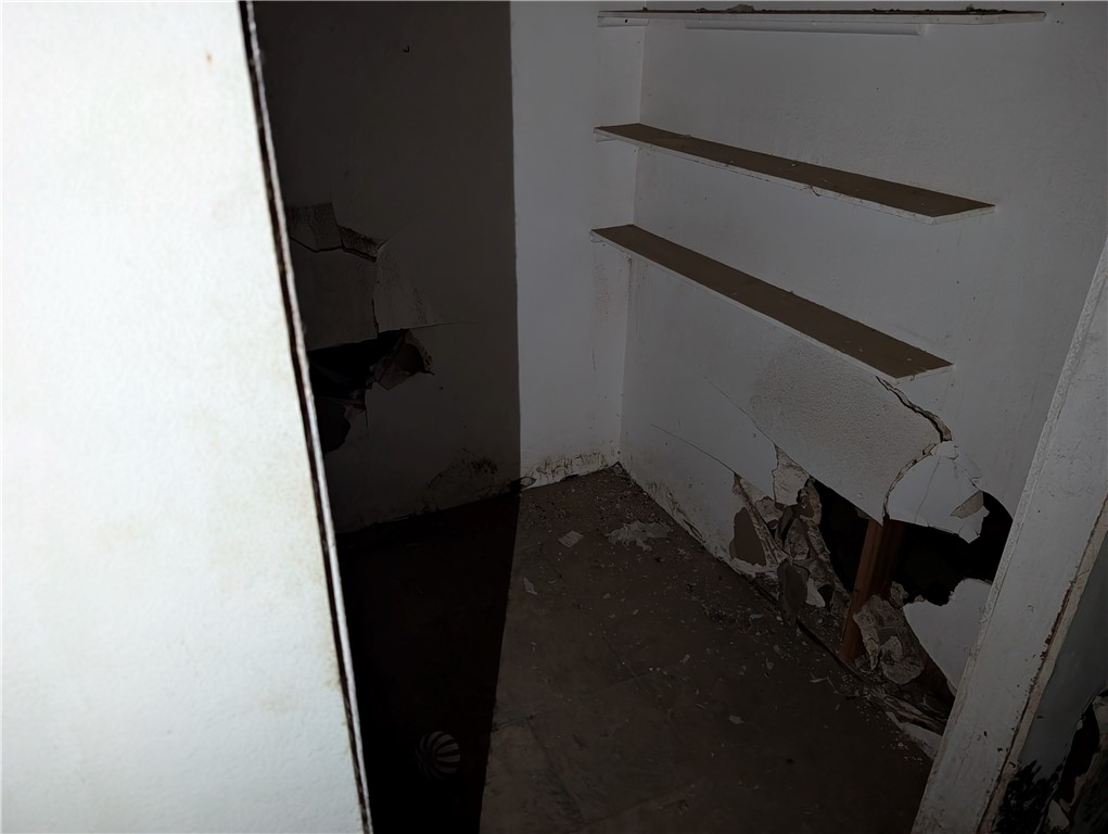 7605 Obsidian Road Mojave, CA 93501 - Photo 6 of 16