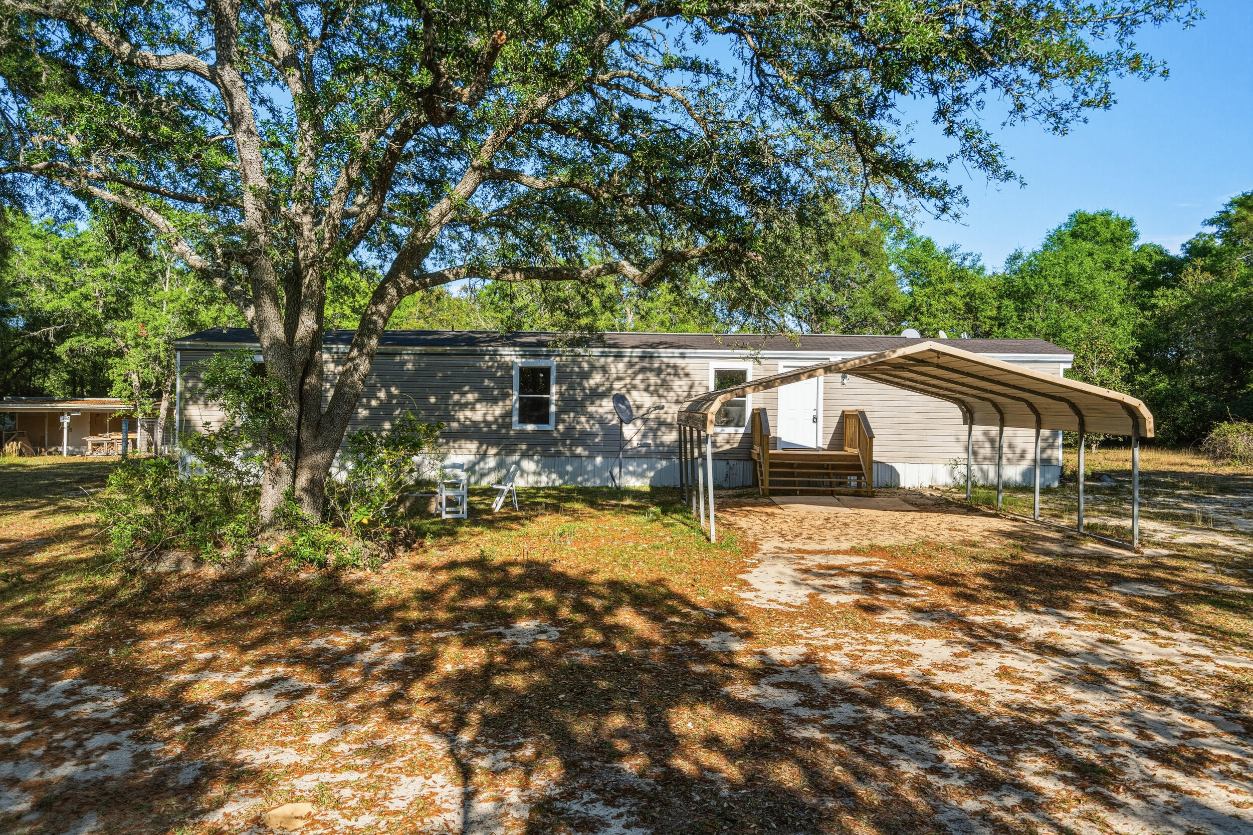 4249 Barlow Road Crestview, FL 32536 - Photo 2 of 40 Front