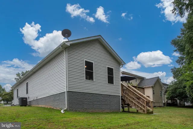 $383,500 | 137 12th Street, Colonial Beach, VA 22443