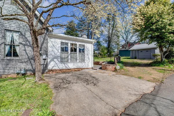 $409,900 | 601 Ingleside Avenue, Athens, TN 37303