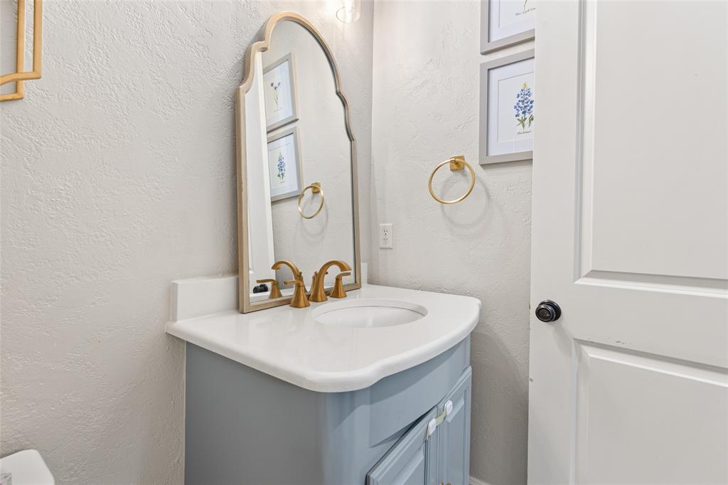 2202 Stonebridge Lane Mansfield, TX 76063 - Photo 4 of 36