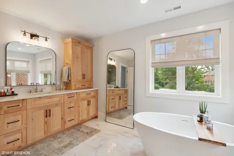 $1,660,000 | 964 Hillside Avenue, Elmhurst, IL 60126