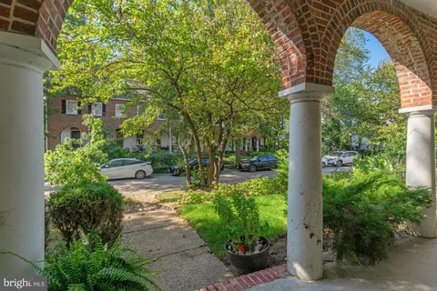 $394,500 | 416 Southway, Baltimore, MD 21218