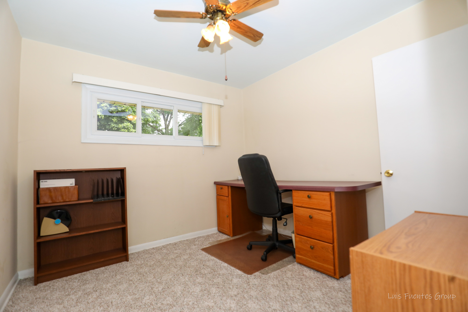 623 Wesley Drive Park Ridge, IL 60068 - Photo 17 of 23 a view of workspace with a window and cabinet