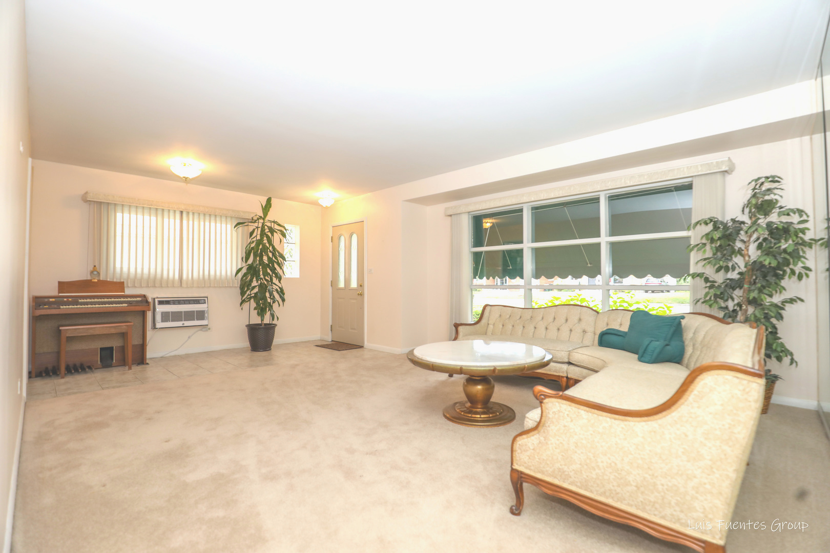 623 Wesley Drive Park Ridge, IL 60068 - Photo 5 of 23 a living room with furniture and a large window