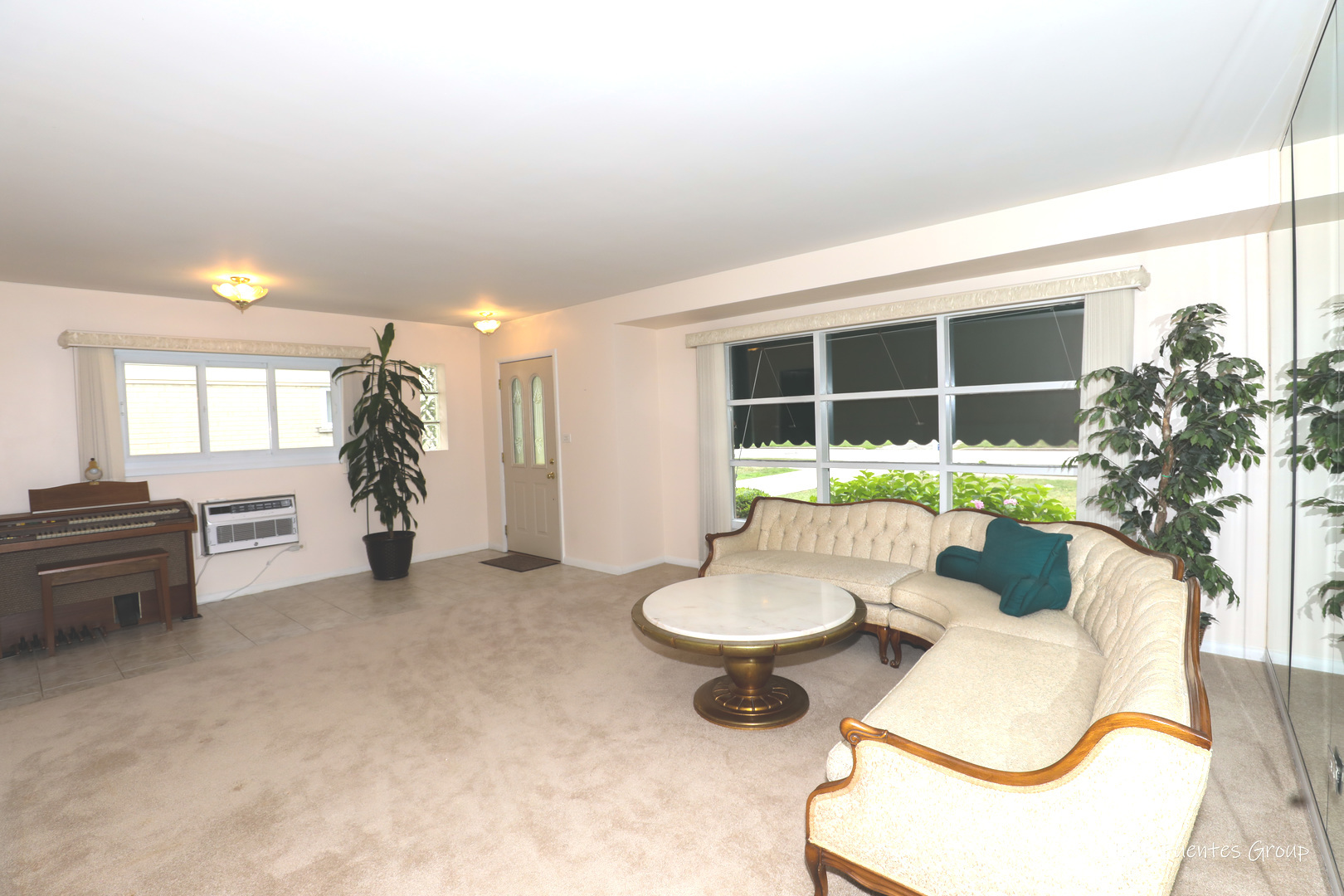 623 Wesley Drive Park Ridge, IL 60068 - Photo 7 of 23 a view of a dining room with furniture and a potted plant