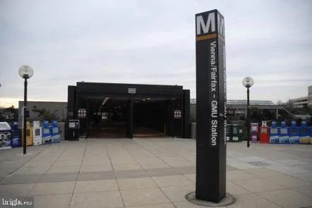 $1,950 | 9480 Virginia Center Boulevard, Unit 104, Vienna, VA 22181