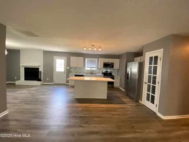 $1,700 | 407 Sitton Place, Jacksonville, NC 28546