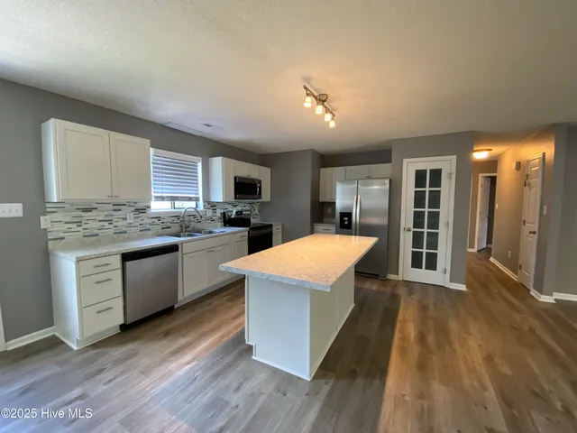 $1,700 | 407 Sitton Place, Jacksonville, NC 28546