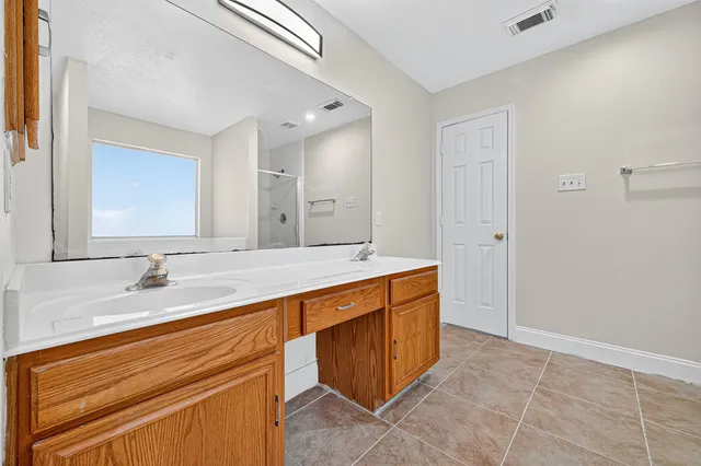 $2,600 | 2219 Mountshire Drive, Missouri City, TX 77489