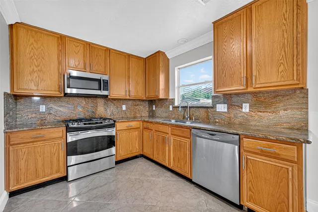 $2,600 | 2219 Mountshire Drive, Missouri City, TX 77489