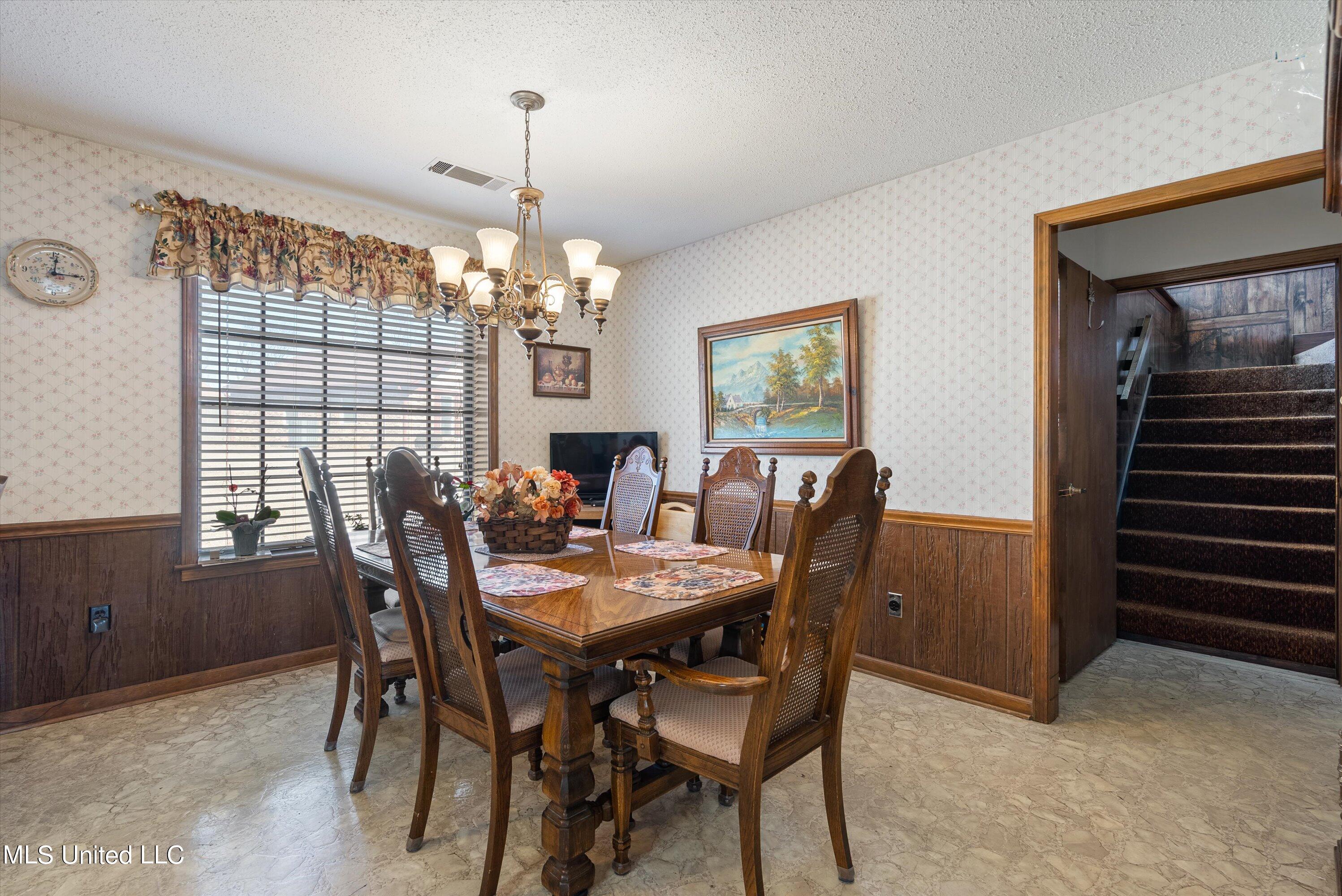 7100 Blue Grass Road Olive Branch, MS 38654 - Photo 6 of 23 03-Eating Area