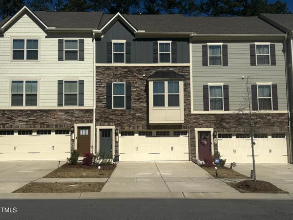 $2,350 | 946 Channing Park Circle, Cary, NC 27519