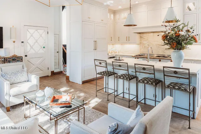 $595,000 | 307 Grand Boulevard, Greenwood, MS 38930