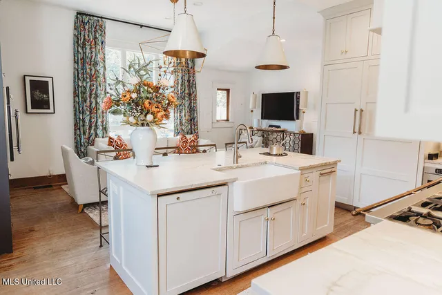 $595,000 | 307 Grand Boulevard, Greenwood, MS 38930