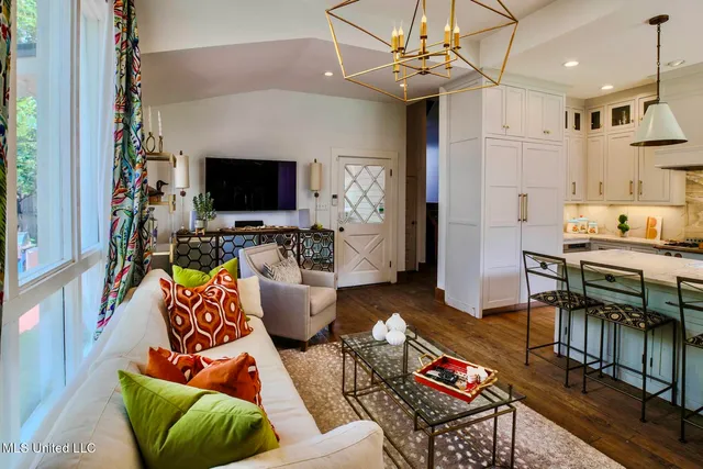 $595,000 | 307 Grand Boulevard, Greenwood, MS 38930