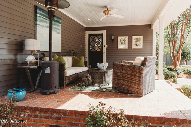 $595,000 | 307 Grand Boulevard, Greenwood, MS 38930