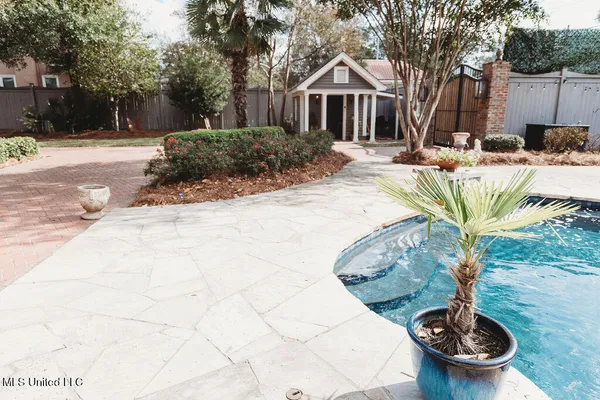 $545,000 | 307 Grand Boulevard, Greenwood, MS 38930