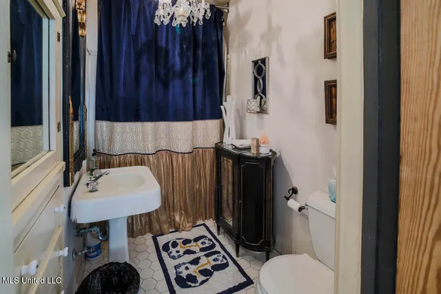 $595,000 | 307 Grand Boulevard, Greenwood, MS 38930