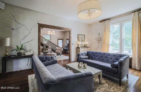 $545,000 | 307 Grand Boulevard, Greenwood, MS 38930