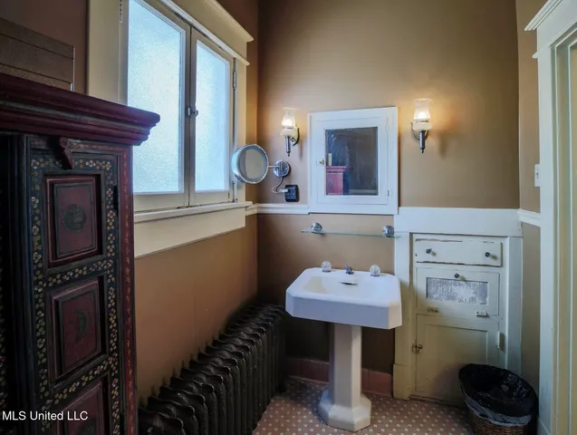 $595,000 | 307 Grand Boulevard, Greenwood, MS 38930