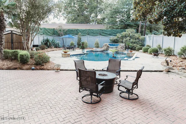 $595,000 | 307 Grand Boulevard, Greenwood, MS 38930