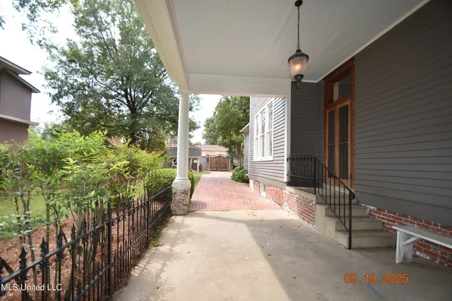 $595,000 | 307 Grand Boulevard, Greenwood, MS 38930