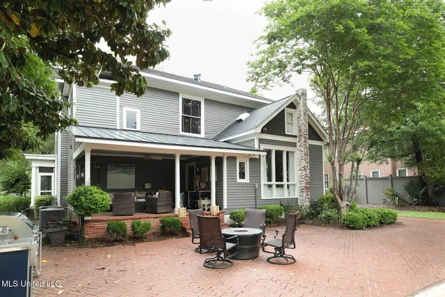 $595,000 | 307 Grand Boulevard, Greenwood, MS 38930