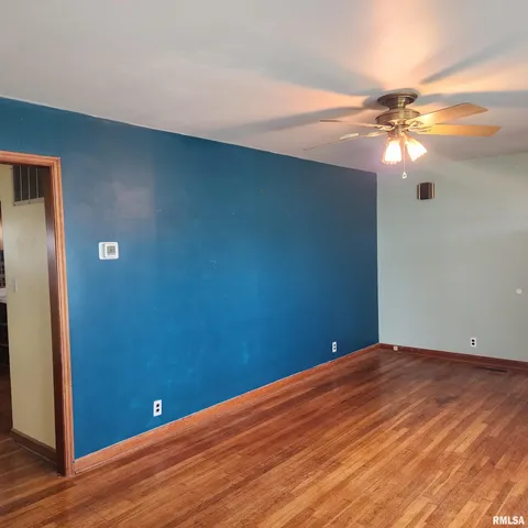 $110,000 | 720 Birchwood Avenue, Flora, IL 62839