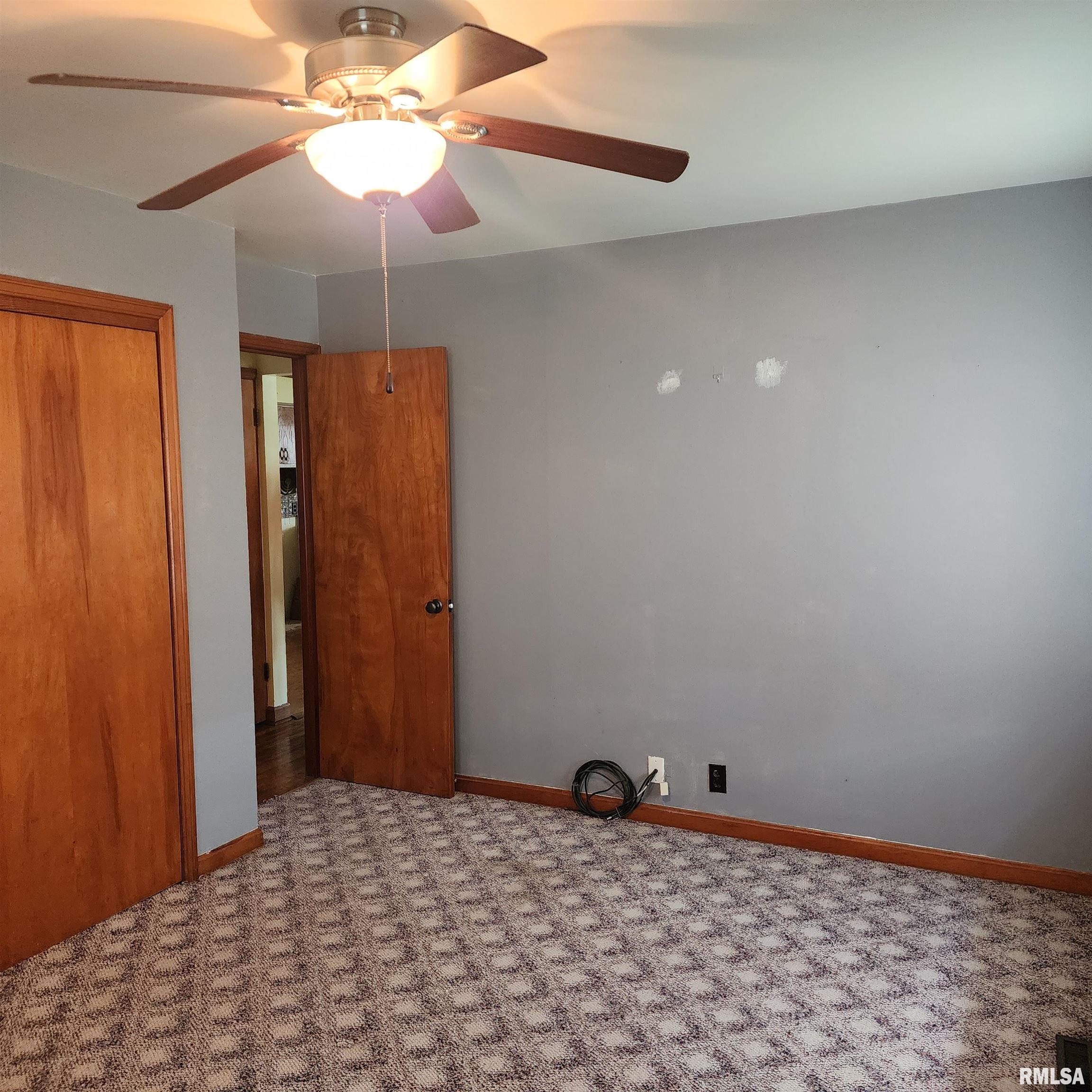 720 Birchwood Avenue Flora, IL 62839 - Photo 9 of 28