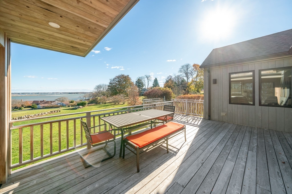 542 River Road Westport, MA 02790 - Photo 7 of 36