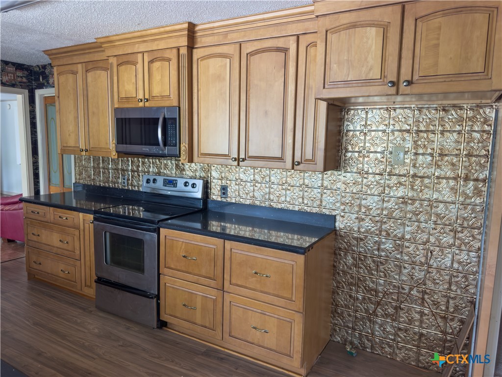 27 Schaefer Road Victoria, TX 77905 - Photo 19 of 48