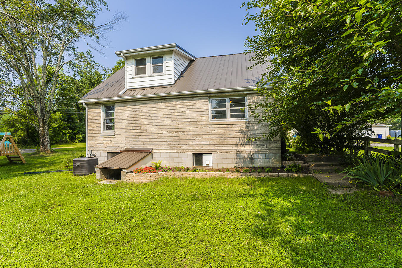 186 Christmas Ridge Road Berea, KY 40403 - Photo 20 of 32 186christmas20