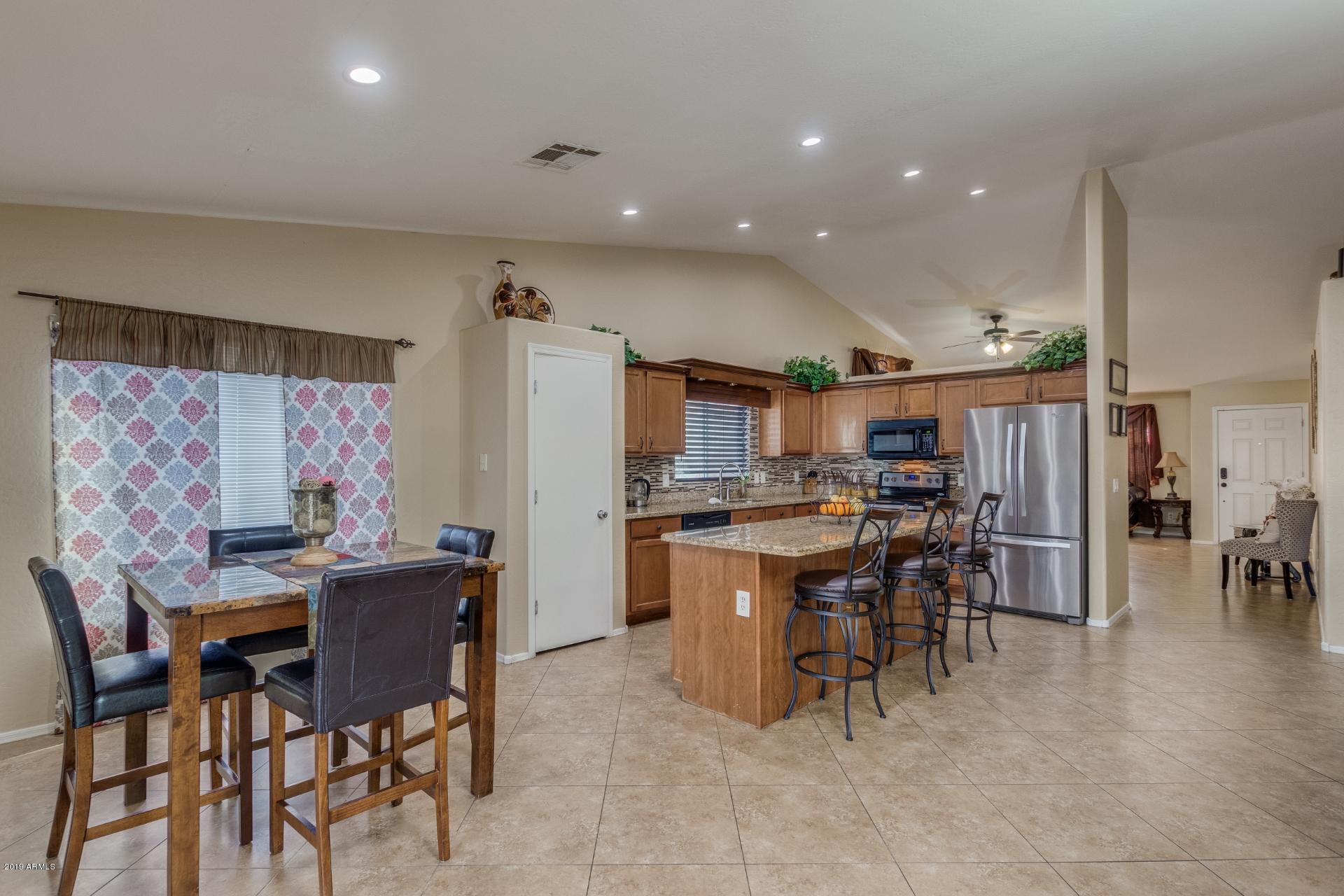 2910 West Pecan Road Phoenix, AZ 85041 - Photo 6 of 21 Pecan (6)