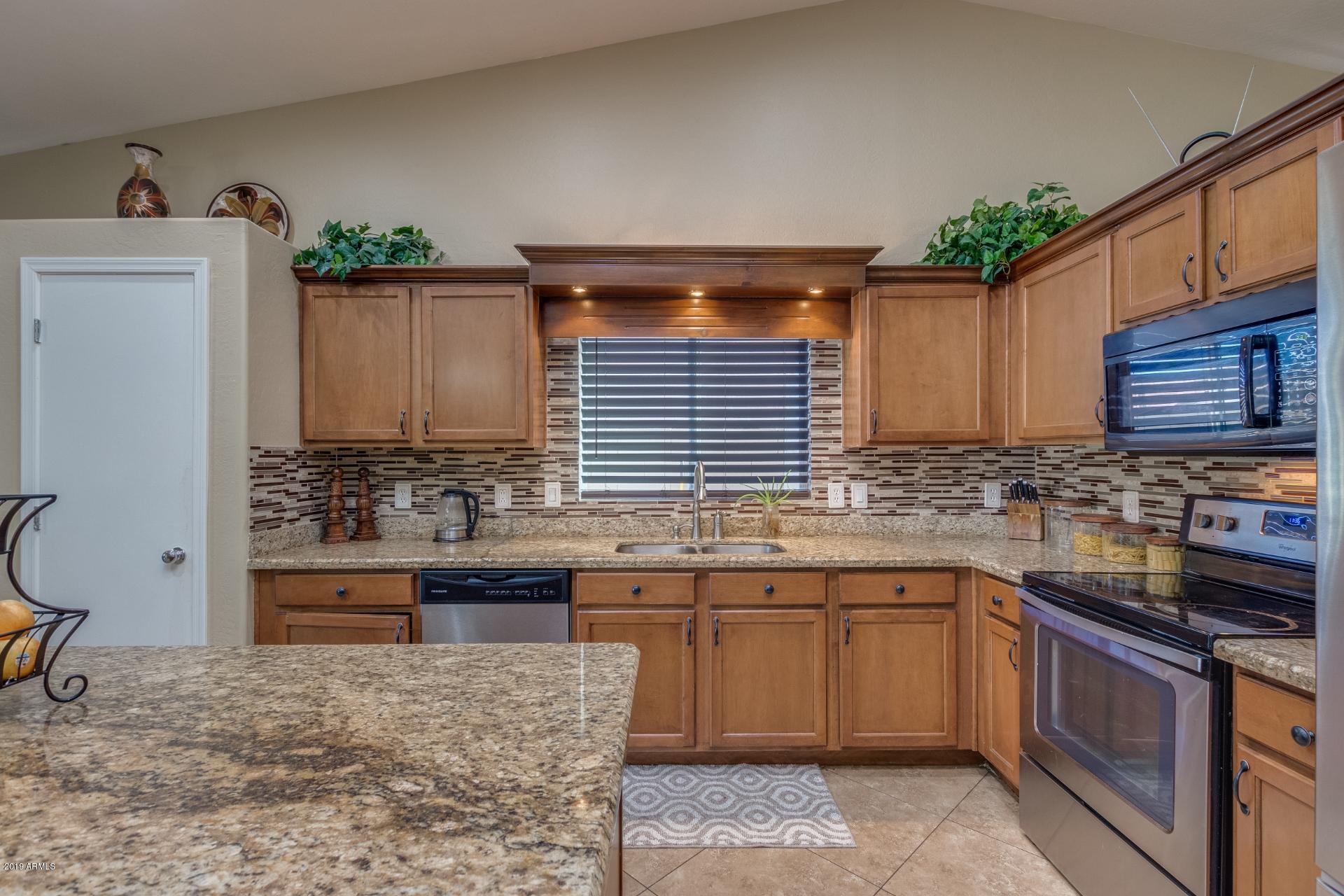 2910 West Pecan Road Phoenix, AZ 85041 - Photo 8 of 21 Pecan (8)