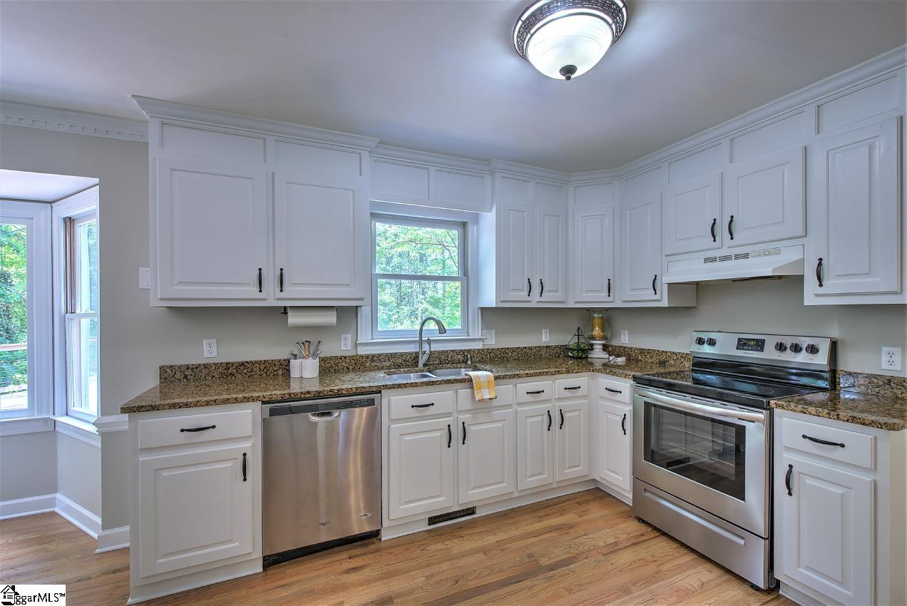 209 Burning Bush Road Mauldin, SC 29662 - Photo 11 of 36