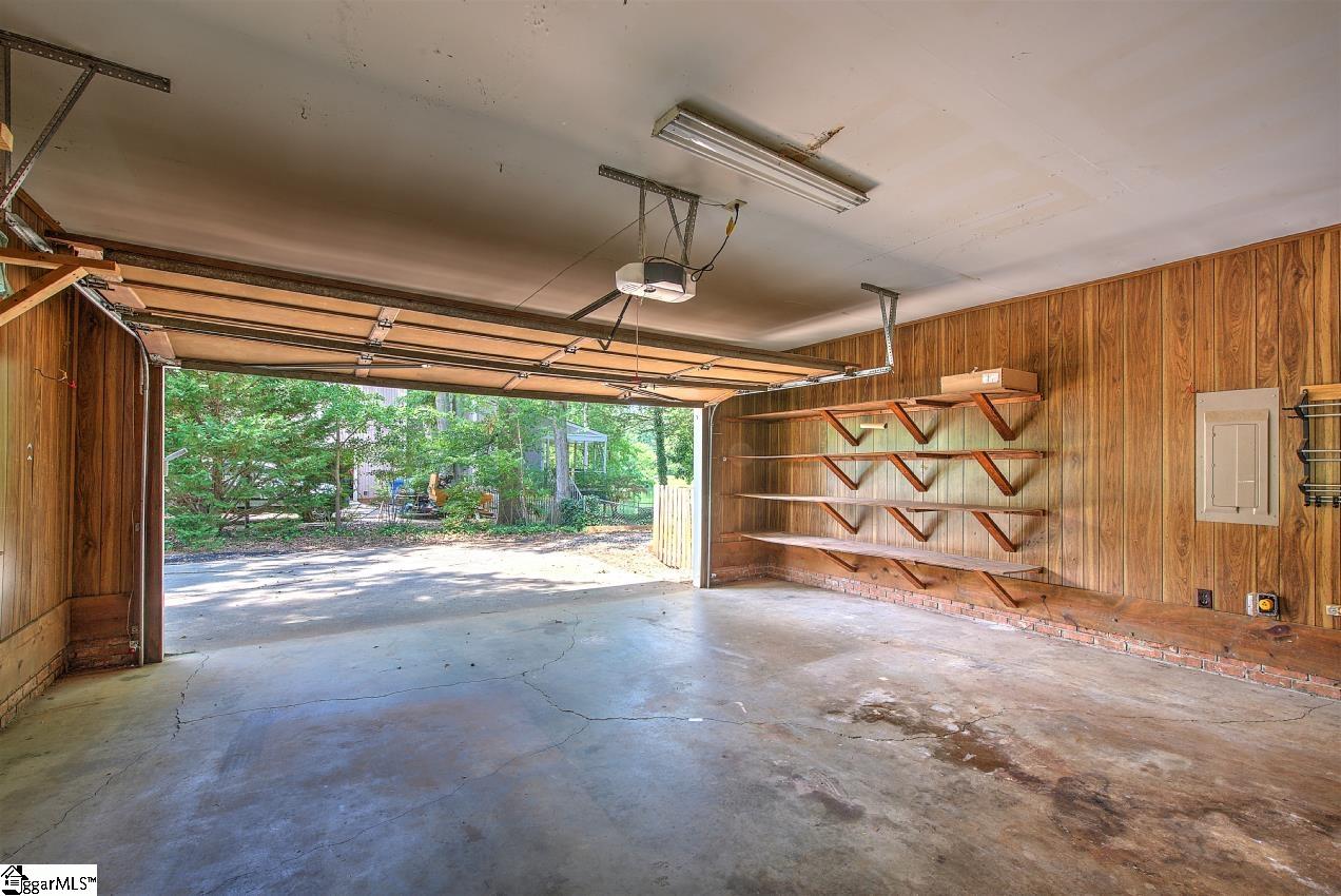 209 Burning Bush Road Mauldin, SC 29662 - Photo 4 of 36