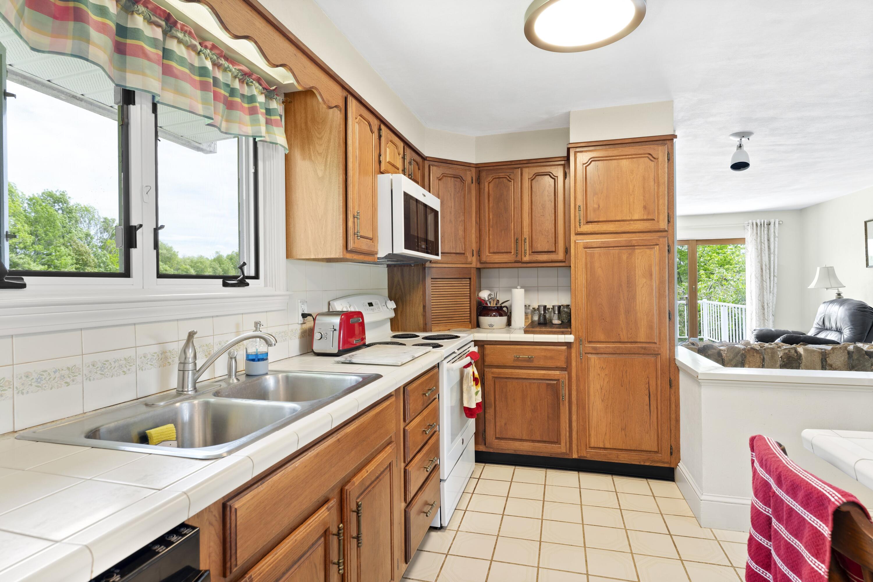 39 Case Road Winthrop, ME 04364 - Photo 5 of 45 DSC01156