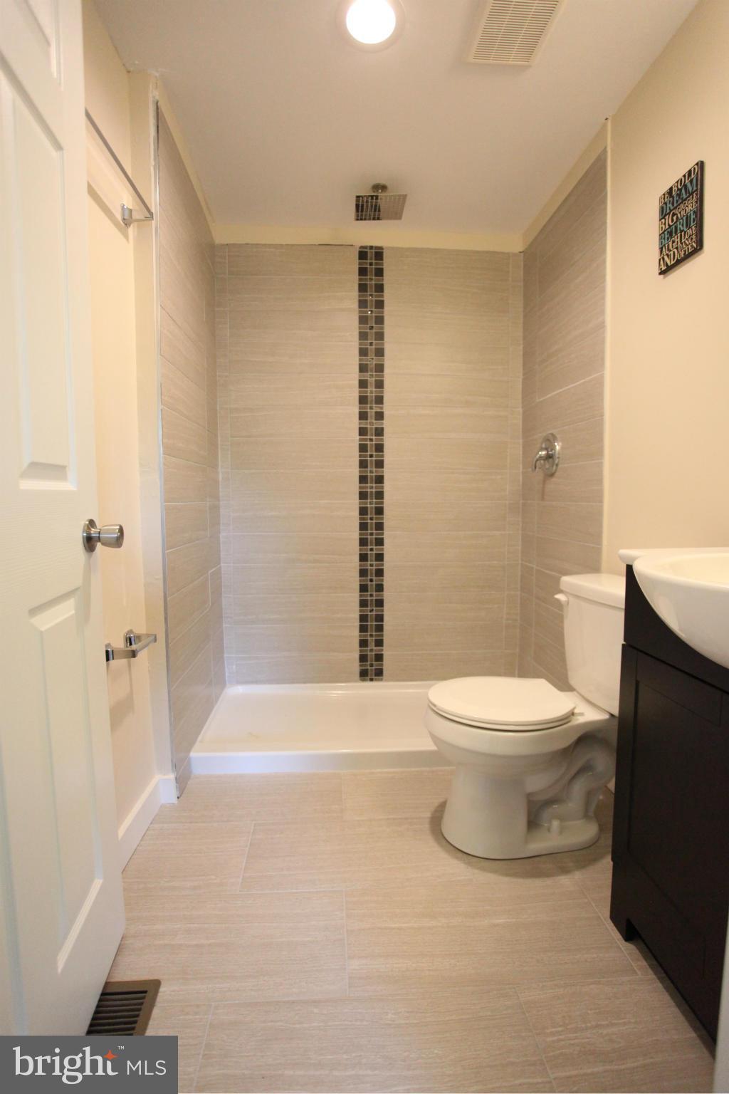 5484 Gloucester Road Columbia, MD 21044 - Photo 17 of 24 Bath (Master)