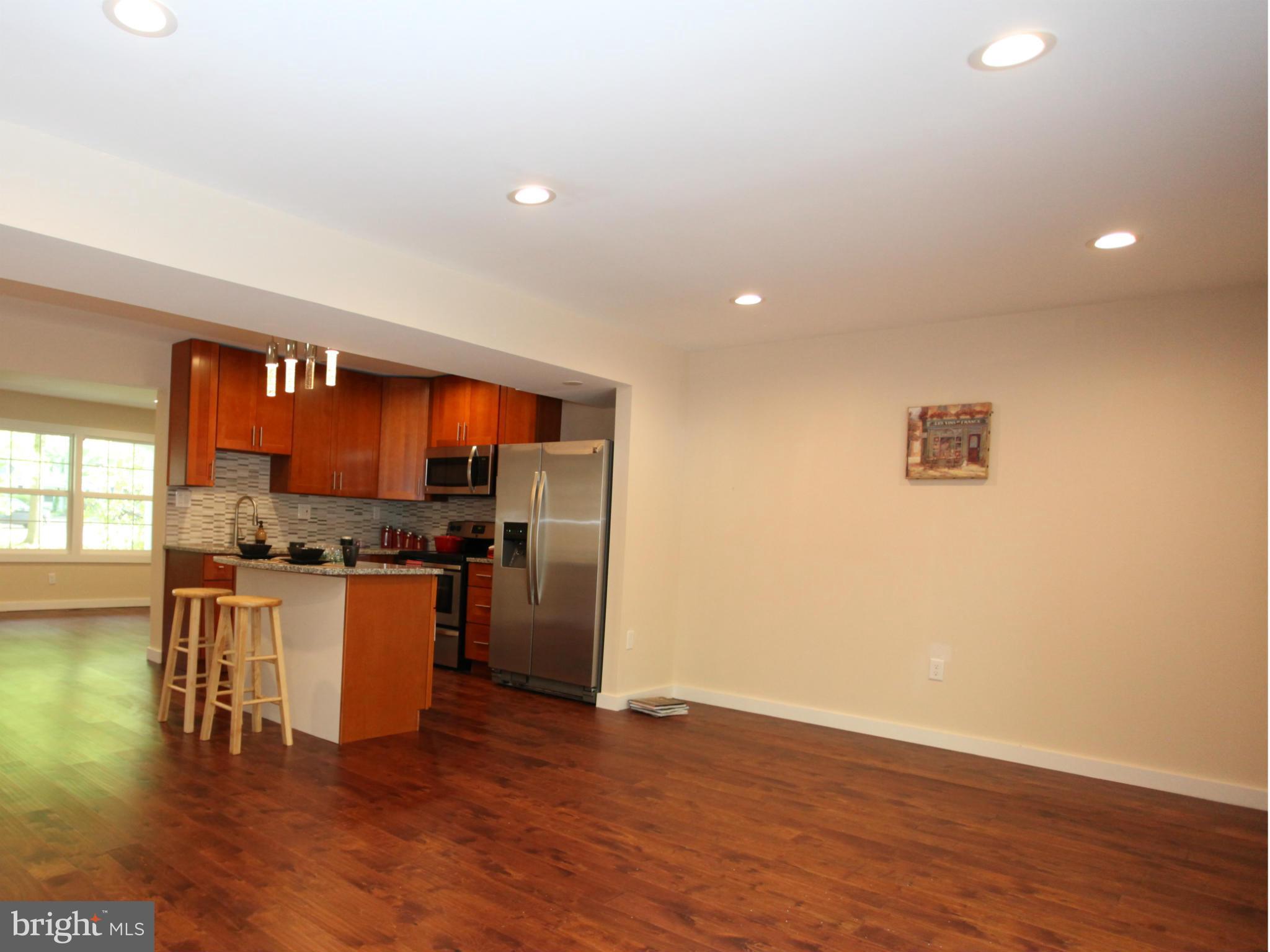 5484 Gloucester Road Columbia, MD 21044 - Photo 5 of 24 Living Room