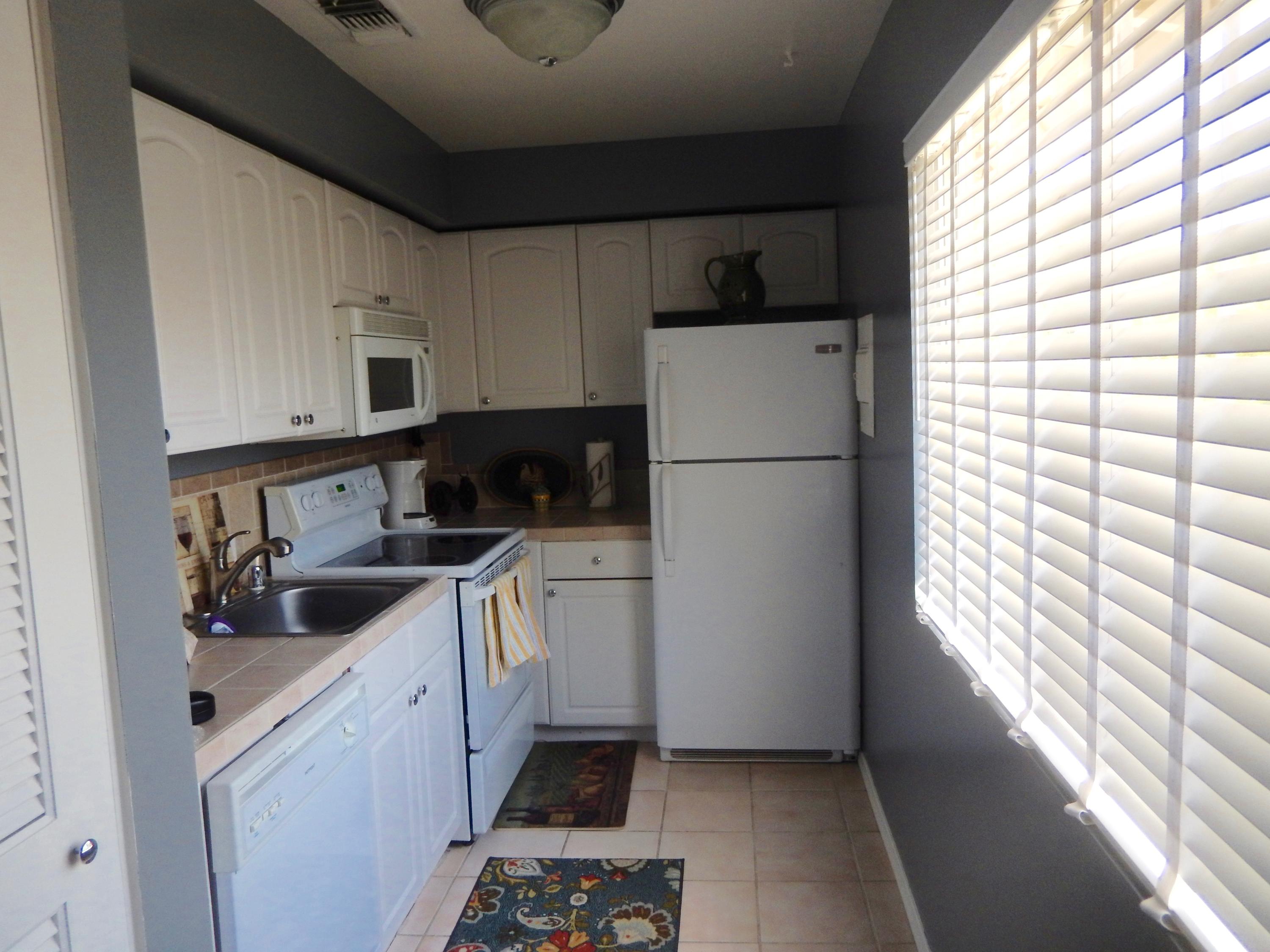 225 South Cahuilla Road Palm Springs, CA 92262 - Photo 11 of 30 Kitchen