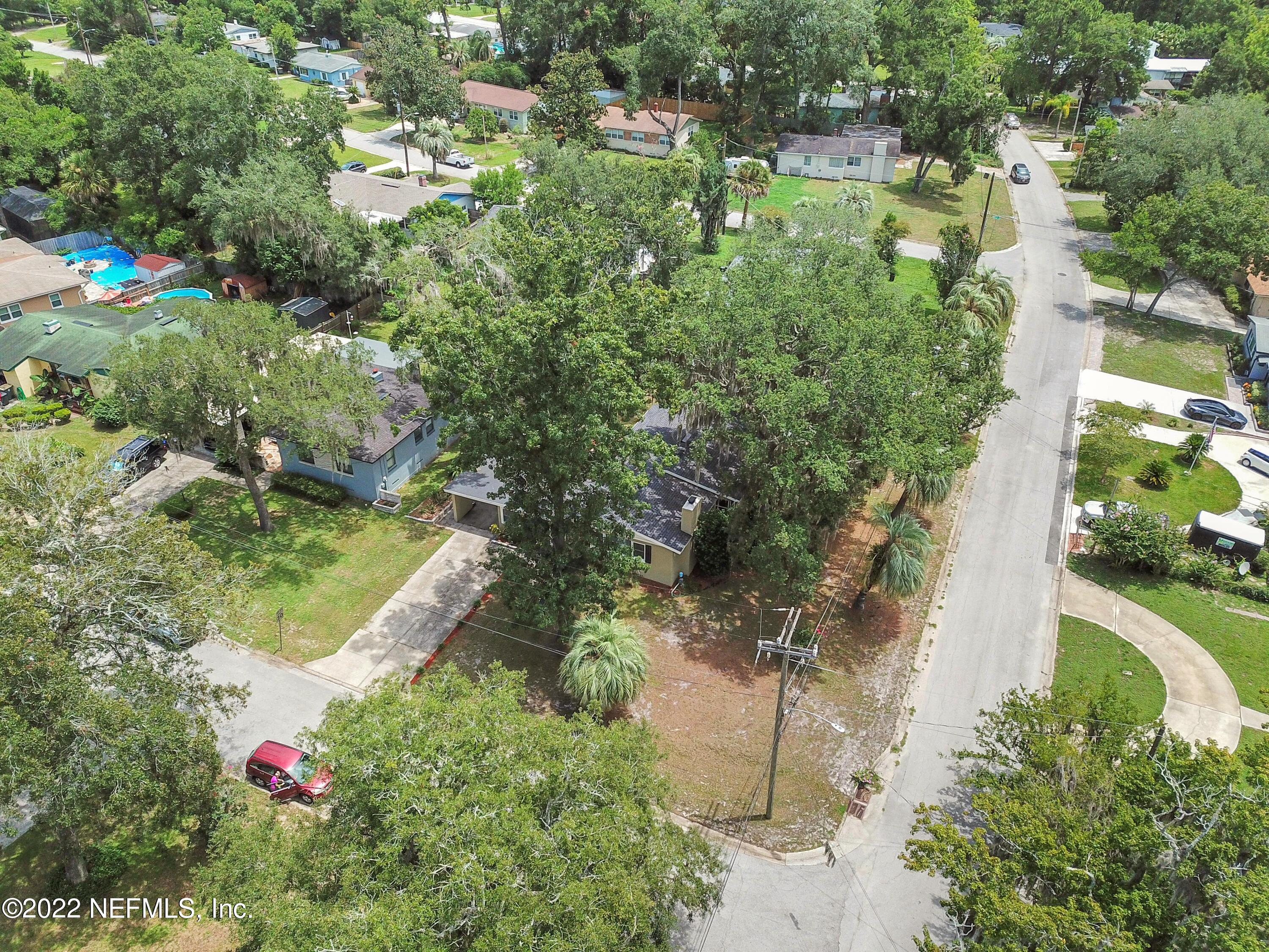6435 Temple Road Jacksonville, FL 32217 - Photo 35 of 38 a view of a garden with plants