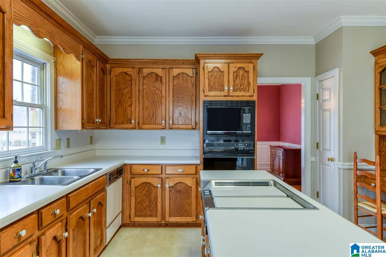 204 Newgate Circle Alabaster, AL 35007 - Photo 16 of 50