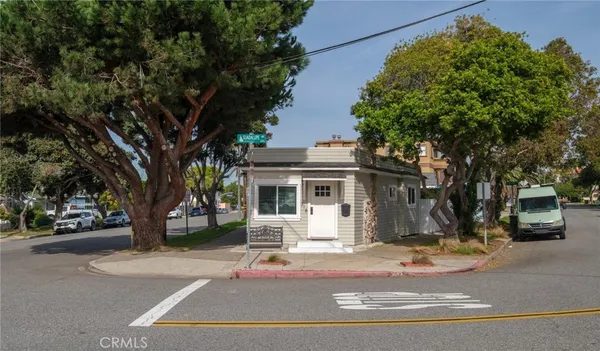 $1,100,000 | 318 South Francisca Avenue, Redondo Beach, CA 90277