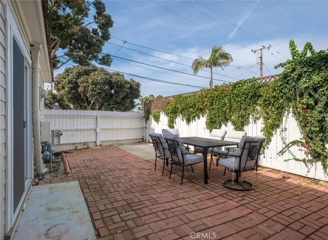 $1,200,000 | 318 South Francisca Avenue, Redondo Beach, CA 90277