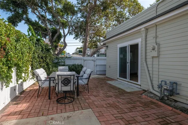 $1,200,000 | 318 South Francisca Avenue, Redondo Beach, CA 90277