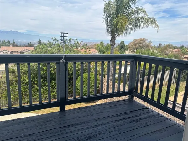 $1,095,000 | 731 Raphael Circle, Corona, CA 92882